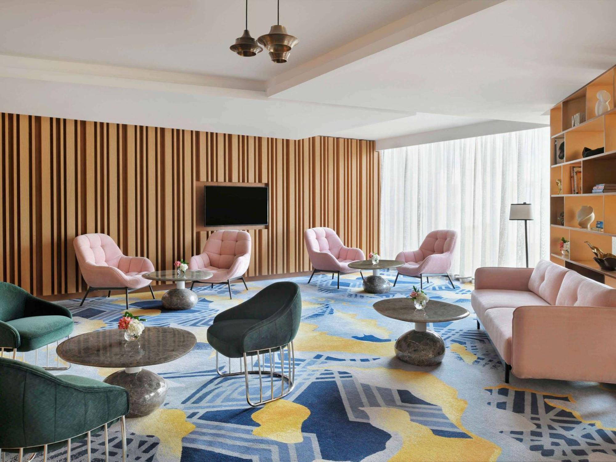 Hotel Moevenpick & Ghala 5*